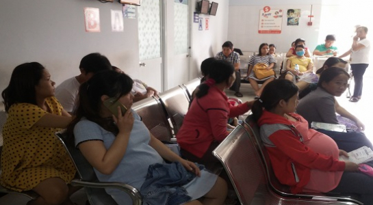 Thai phụ đô xô đi xét nghiệm Zika ở Sài Gòn