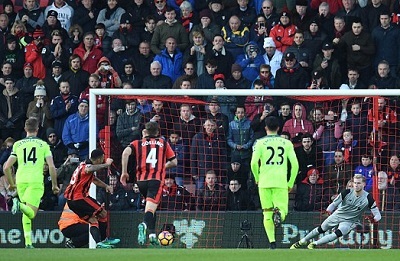 Bournemouth đánh bại Liverpool trong trận cầu 