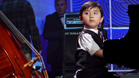 Thần đồng piano 5 tuổi gốc Việt Evan Lê về nước biểu diễn