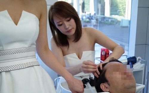 Thu trăm triệu/tháng: Nỗi khổ của chị em nghề gội đầu