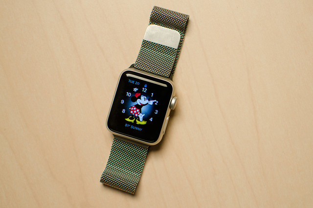 Apple Watch ế chỏng chơ