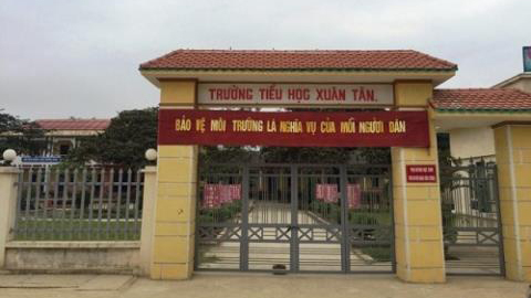 Cách chức nữ hiệu phó vào nhà nghỉ với Bí thư xã