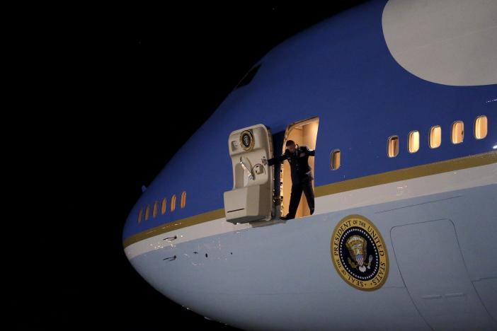 Donald Trump hủy đặt mua Không lực Một mới
