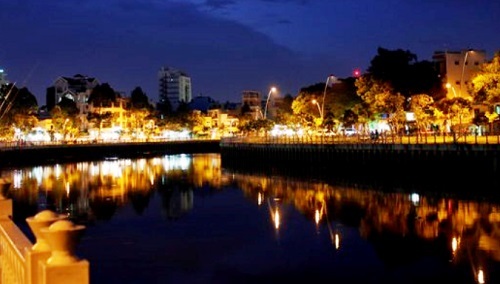 Cô gái trẻ nhảy kênh Nhiêu Lộc - Thị Nghè tự vẫn