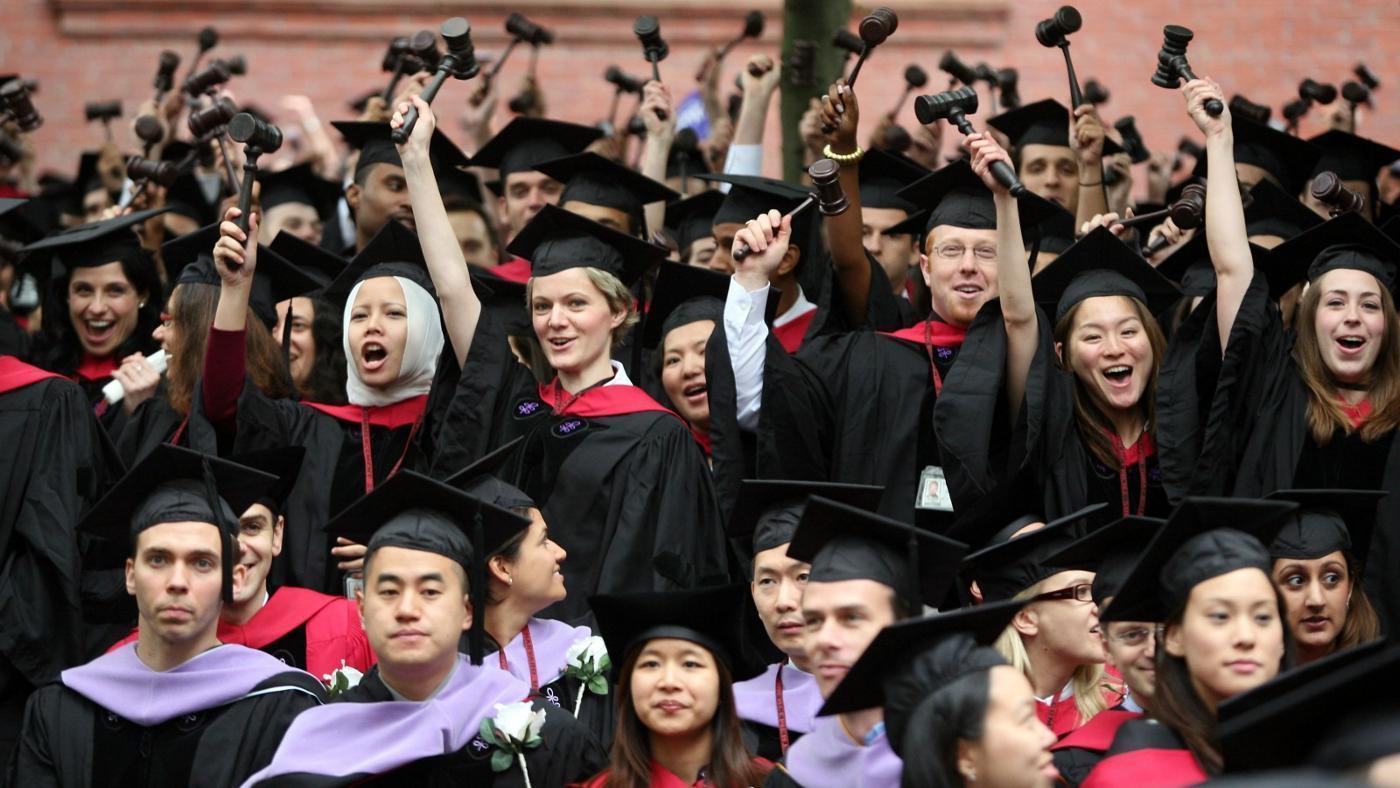 Người Việt ở Harvard lên tiếng về 'Harvard bốn rưỡi sáng'