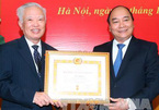 Trao Huy hiệu 55 năm tuổi Đảng cho nguyên Phó Thủ tướng Vũ Khoan