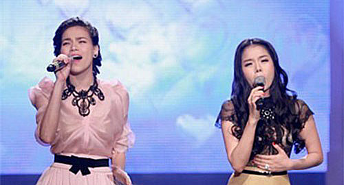 Hà Hồ ‘đọ giọng’ bolero với Lệ Quyên
