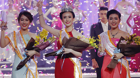 Hoa khôi sinh viên bị chê ứng xử kém vẫn đăng quang