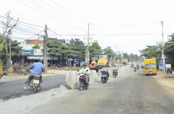 Nghịch lý vay về để cất