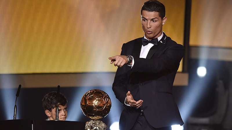 Hôm nay công bố Quả bóng Vàng: Ronaldo đánh bại Messi?