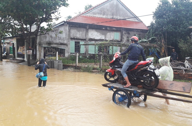 15 hồ thủy điện cùng nhau xả lũ, dân chạy lụt suốt đêm