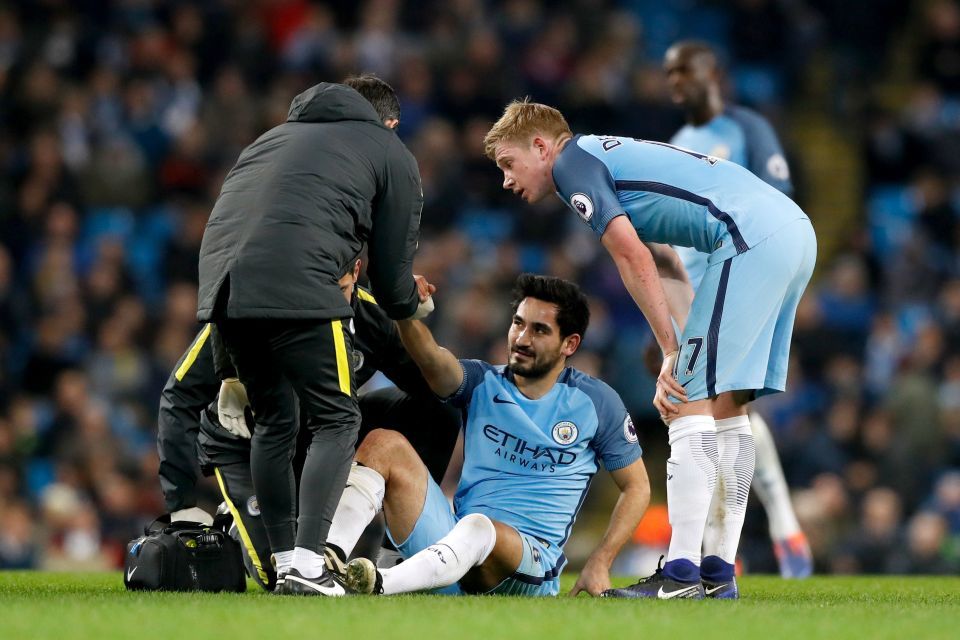 Guardiola nhận tin cực xấu trước đại chiến Arsenal