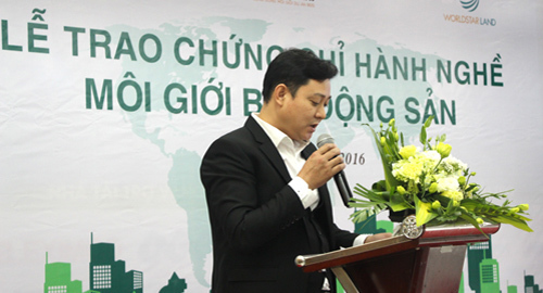 Hà Nội: Trao 100 chứng chỉ hành nghề môi giới BĐS