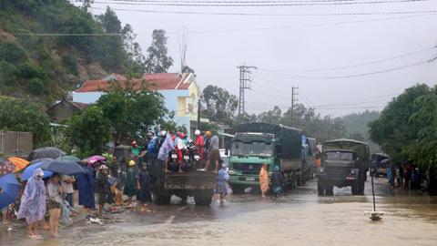 Dân không thể ăn mỳ tôm được nữa...