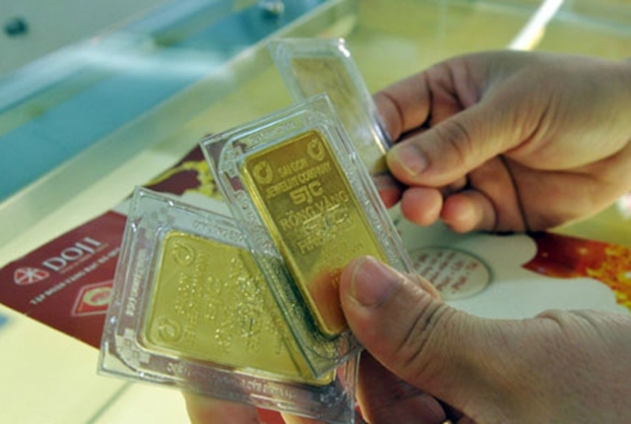 Giá vàng hôm nay 17/12: Tăng trở lại vẫn chưa thoát đáy
