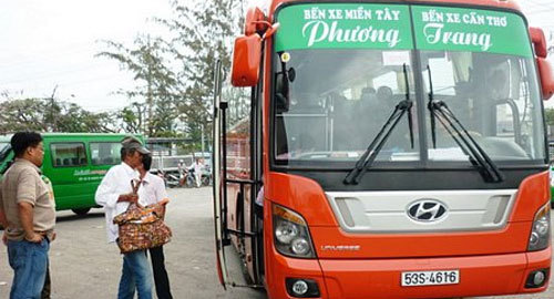 Phương Trang trao 4 xe ô tô cho hành khách may mắn