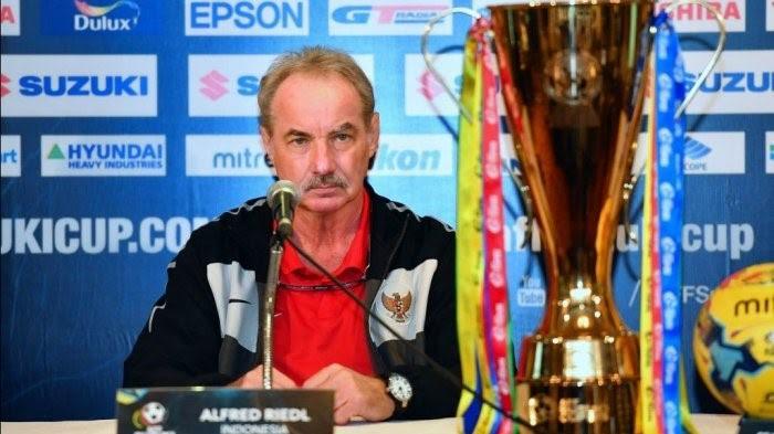 Alfred Riedl: Không thoát được 'kiếp về nhì'