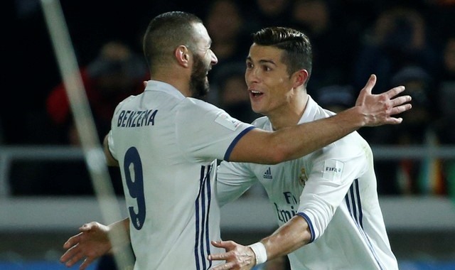 Ronaldo lập hat-trick