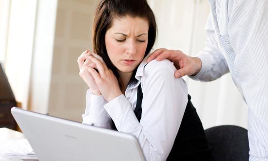 Bị sếp quấy rối, tôi kiện có được không?