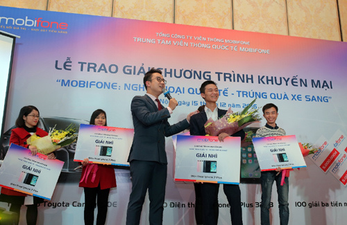 Lộ diện khách nghe thoại quốc tế, trúng xế sang từ MobiFone