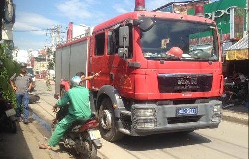 Xe cứu hỏa va chạm xe máy, một người chết ở Sài Gòn
