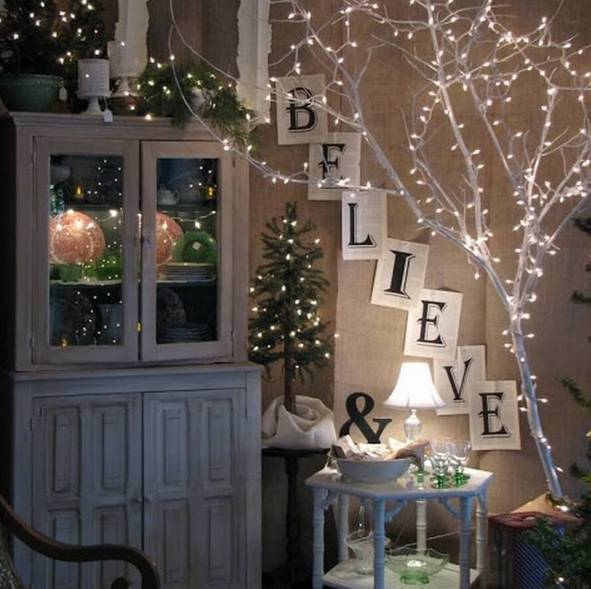 Mách bạn cách trang trí nhà với đèn dây cho Giáng sinh thêm ấm áp