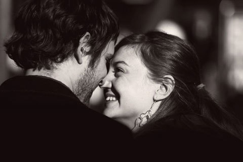 Con trai bất ngờ trước mối tình bí mật của bố