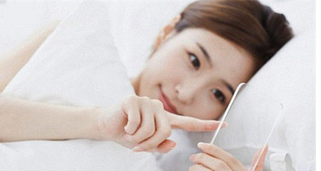Chết cười với 4 bí quyết giữ chồng của cô vợ trẻ