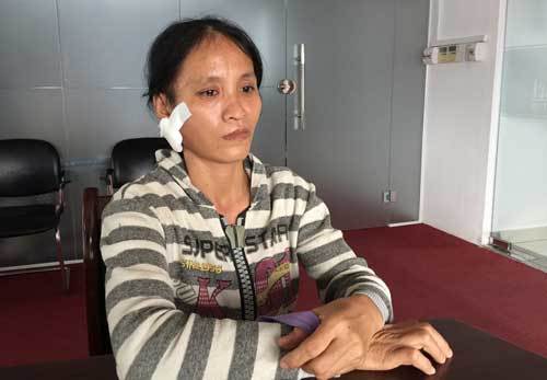 Người phụ nữ bị ung thư vẫn gượng làm mưu sinh