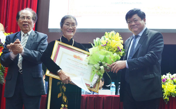 Truy tặng giải thưởng Đào Tấn cho nhạc sĩ, nhà viết kịch Trương Minh Phương