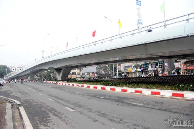 Hà Nội: Thông xe cầu vượt 166 tỷ tại nút giao 'nóng' nhất
