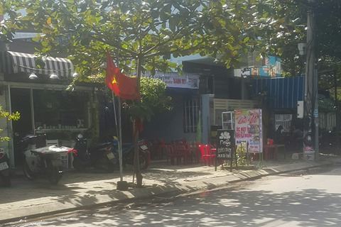 Cô gái bị người yêu cũ chém nhiều nhát trong quán cà phê