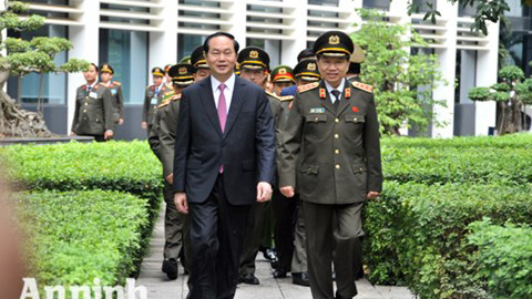 Chủ tịch nước: Công an phải tin và dựa vào dân