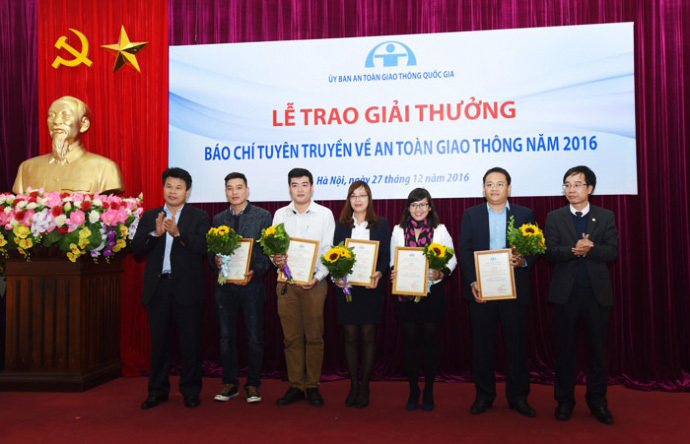 VietNamNet đạt 2 giải thưởng báo chí viết về ATGT