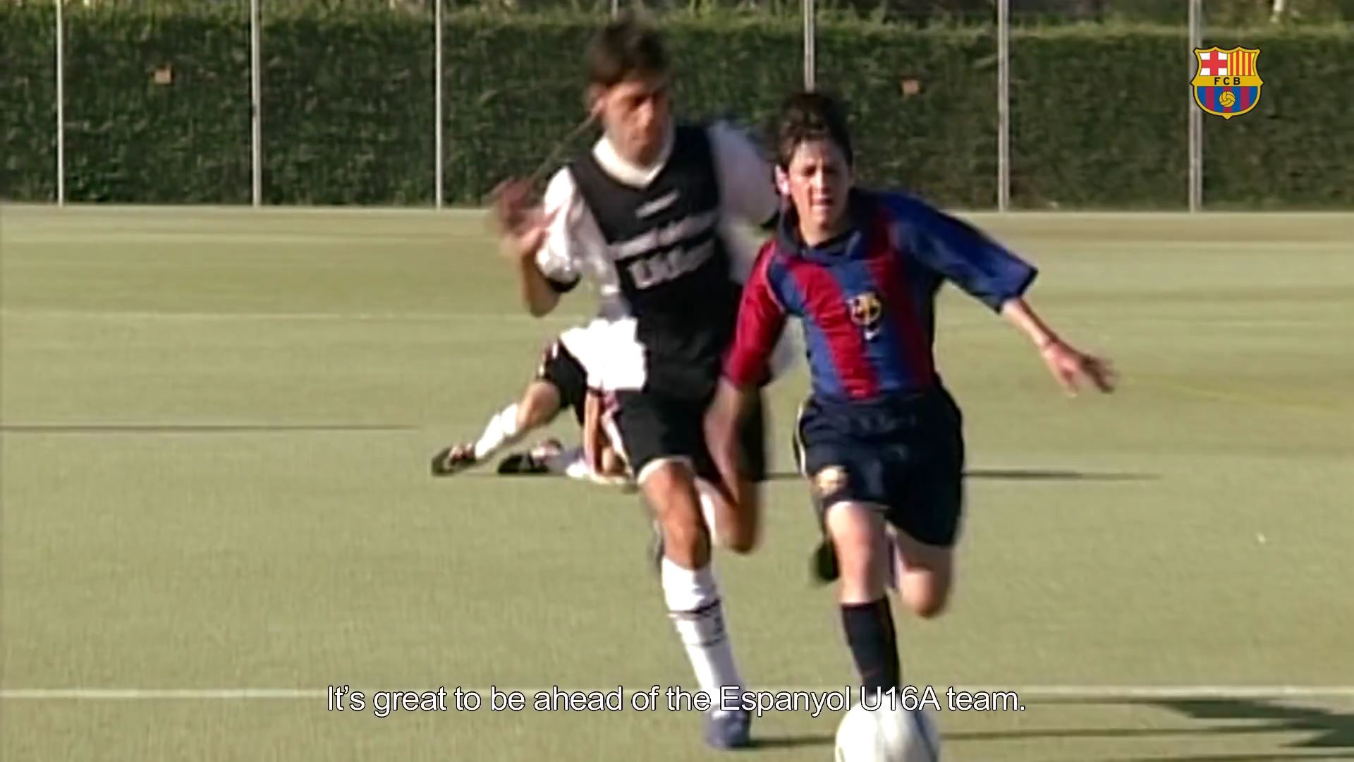 Tung clip độc về Messi, Barca khiến fan thích thú