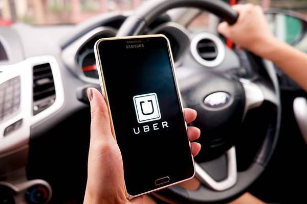 Uber thu thập vị trí khách 5 phút sau khi xuống xe