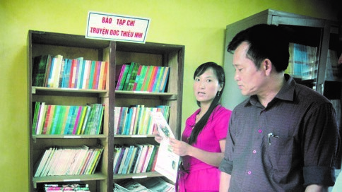 Giáo viên “cắn răng” chấp nhận trừ lương để đăng ký mua tạp chí tự nguyện