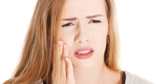 Răng nhạy cảm nên dùng kem đánh răng nào?