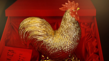 30 triệu một con gà phủ vàng ròng chơi Tết