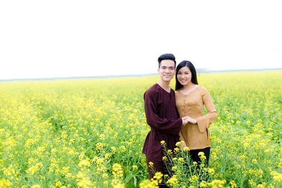 Cặp đôi hát dân ca ngọt lịm lấy nước mắt khán giả với MV “Quê mẹ”