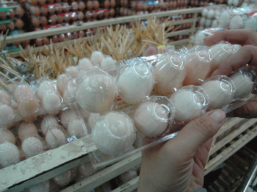 Trứng gà chịu 14 loại phí, quả chanh tăng giá 100 lần