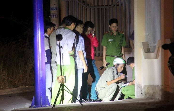 TP.HCM: Thiếu nữ bị đâm gục bên lề đường