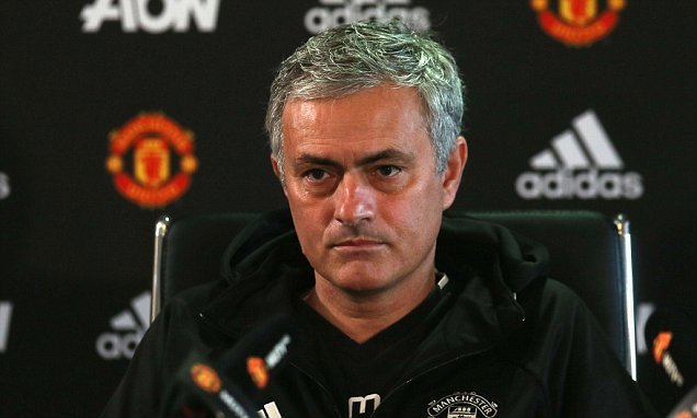 Mourinho cứng rắn với kẻ muốn đào tẩu khỏi MU