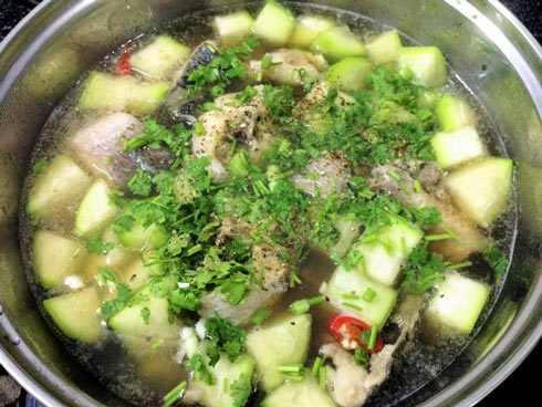 Mộc mạc như cá lóc kho bầu