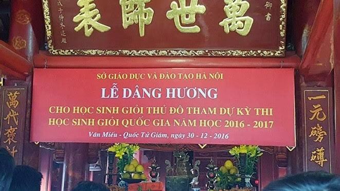 Hy hữu sự cố làm “lễ dâng hương cho học sinh giỏi