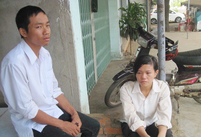 Tử vong vì dính bả chó hình viên kẹo mút