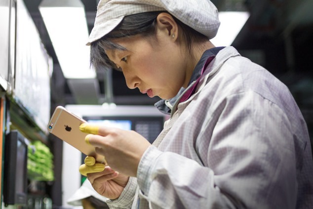 Hàng nghìn công nhân sản xuất iPhone tại Foxconn mất việc