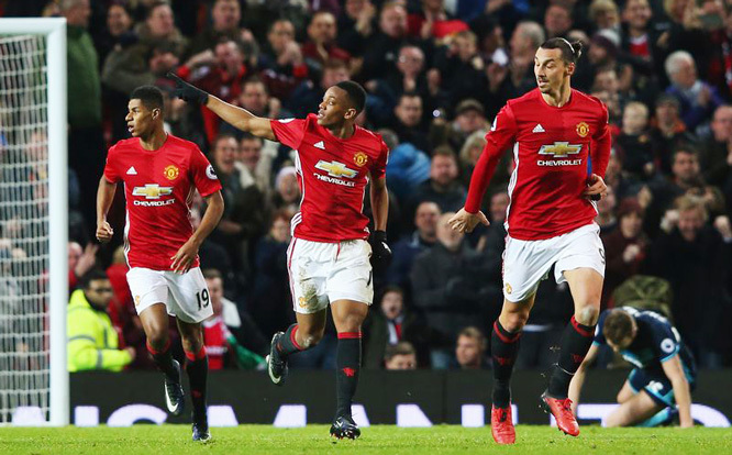 Dư âm MU: Martial hồi sinh, Mourinho nhớ lắm Carrick