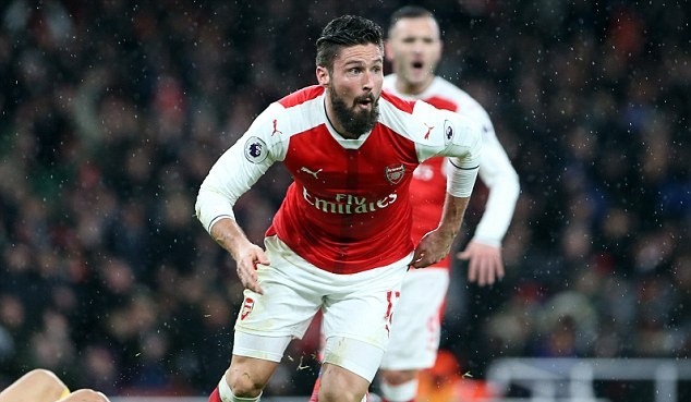 Giroud ghi tuyệt phẩm, Arsenal trở lại top 3