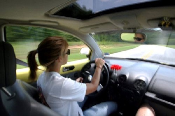 Kinh nghiệm lái xe ô tô an toàn cho người mới lái